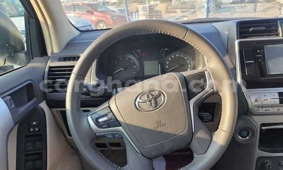 Ra Àlòkù Toyota Land Cruiser Prado funfun Ọkọ̀ in Accra ni Greater Accra Ra Àlòkù Toyota Land Cruiser Prado funfun Ọkọ̀ in Accra ni Greater Accra