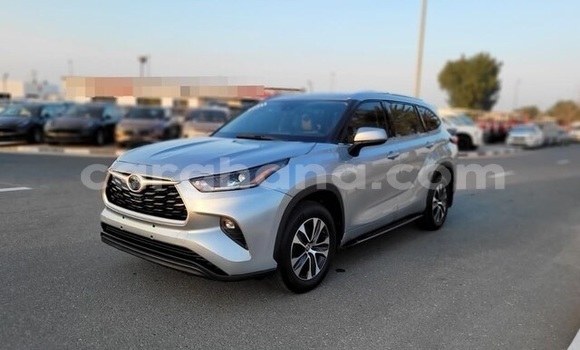 Sayi Na hannu Toyota Highlander Azurfa Mota in Accra a Greater Accra