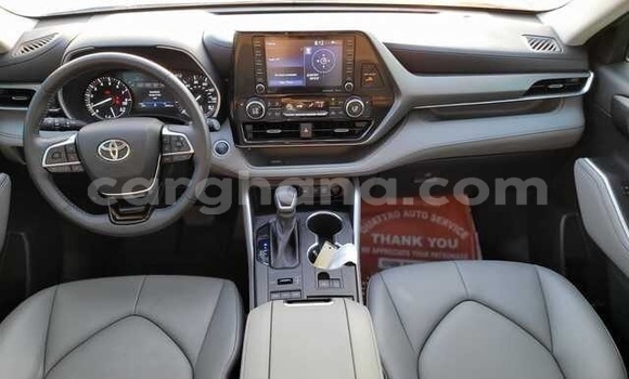 Sayi Na hannu Toyota Highlander Azurfa Mota in Accra a Greater Accra Sayi Na hannu Toyota Highlander Azurfa Mota in Accra a Greater Accra
