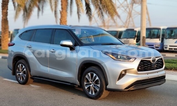 Sayi Na hannu Toyota Highlander Azurfa Mota in Accra a Greater Accra Sayi Na hannu Toyota Highlander Azurfa Mota in Accra a Greater Accra