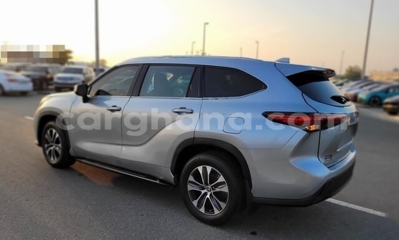 Sayi Na hannu Toyota Highlander Azurfa Mota in Accra a Greater Accra Sayi Na hannu Toyota Highlander Azurfa Mota in Accra a Greater Accra