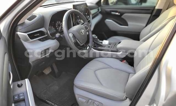Sayi Na hannu Toyota Highlander Azurfa Mota in Accra a Greater Accra Sayi Na hannu Toyota Highlander Azurfa Mota in Accra a Greater Accra