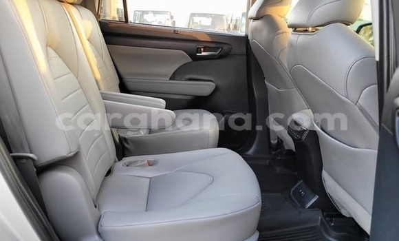 Sayi Na hannu Toyota Highlander Azurfa Mota in Accra a Greater Accra Sayi Na hannu Toyota Highlander Azurfa Mota in Accra a Greater Accra