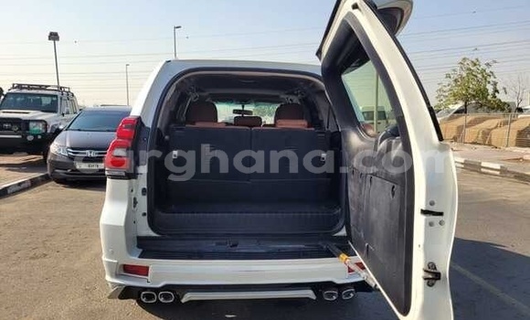 Sayi Na hannu Toyota Land Cruiser Prado White Mota in Accra a Greater Accra Sayi Na hannu Toyota Land Cruiser Prado White Mota in Accra a Greater Accra