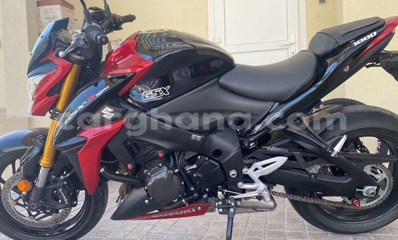 Sayi Na hannu Suzuki GSX Red Motsi in Accra a Greater Accra