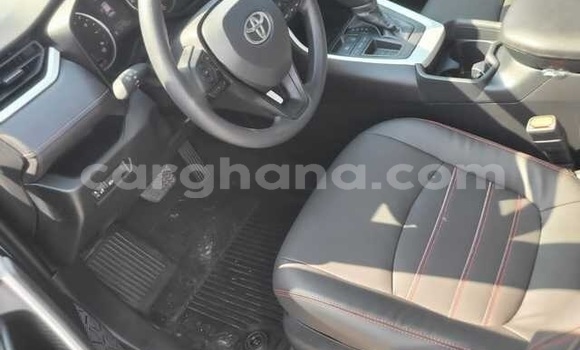 Sayi Na hannu Toyota RAV4 White Mota in Accra a Greater Accra Sayi Na hannu Toyota RAV4 White Mota in Accra a Greater Accra