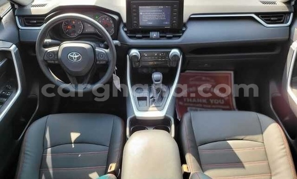 Sayi Na hannu Toyota RAV4 White Mota in Accra a Greater Accra Sayi Na hannu Toyota RAV4 White Mota in Accra a Greater Accra