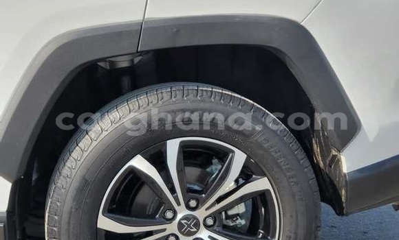 Sayi Na hannu Toyota RAV4 White Mota in Accra a Greater Accra Sayi Na hannu Toyota RAV4 White Mota in Accra a Greater Accra