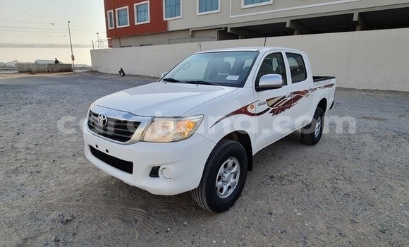 Buy Used Toyota Hilux White Car in Accra in Greater Accra Buy Used Toyota Hilux White Car in Accra in Greater Accra