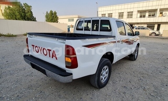 Sayi Na hannu Toyota Hilux White Mota in Accra a Greater Accra Sayi Na hannu Toyota Hilux White Mota in Accra a Greater Accra