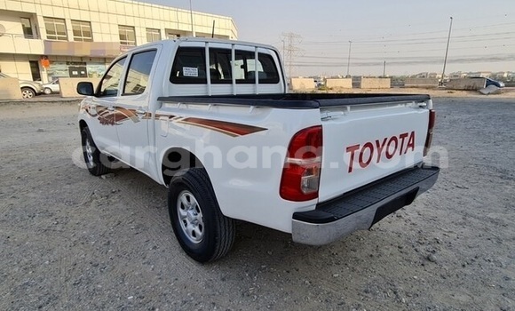 Sayi Na hannu Toyota Hilux White Mota in Accra a Greater Accra Sayi Na hannu Toyota Hilux White Mota in Accra a Greater Accra