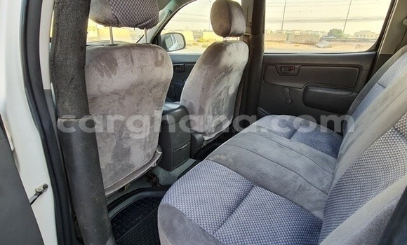 Sayi Na hannu Toyota Hilux White Mota in Accra a Greater Accra Sayi Na hannu Toyota Hilux White Mota in Accra a Greater Accra