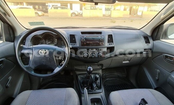 Sayi Na hannu Toyota Hilux White Mota in Accra a Greater Accra Sayi Na hannu Toyota Hilux White Mota in Accra a Greater Accra