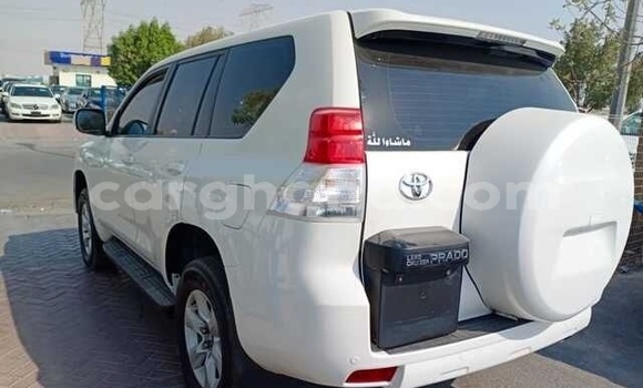 Ra Àlòkù Toyota Land Cruiser Prado funfun Ọkọ̀ in Accra ni Greater Accra Ra Àlòkù Toyota Land Cruiser Prado funfun Ọkọ̀ in Accra ni Greater Accra