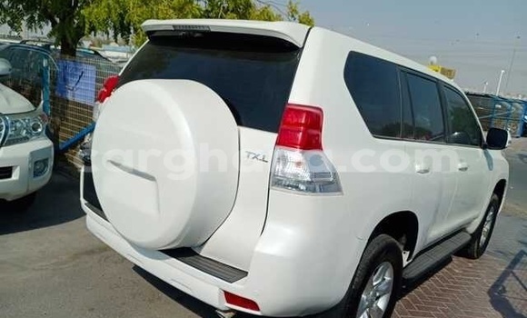 Ra Àlòkù Toyota Land Cruiser Prado funfun Ọkọ̀ in Accra ni Greater Accra Ra Àlòkù Toyota Land Cruiser Prado funfun Ọkọ̀ in Accra ni Greater Accra