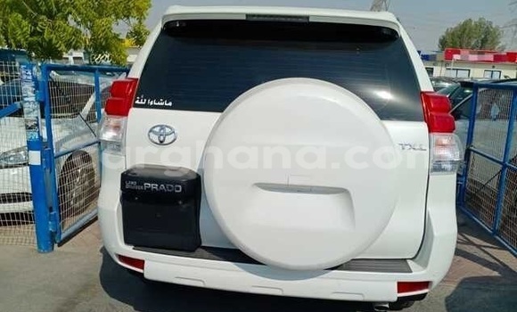 Ra Àlòkù Toyota Land Cruiser Prado funfun Ọkọ̀ in Accra ni Greater Accra Ra Àlòkù Toyota Land Cruiser Prado funfun Ọkọ̀ in Accra ni Greater Accra