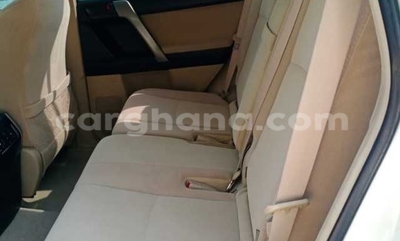 Ra Àlòkù Toyota Land Cruiser Prado funfun Ọkọ̀ in Accra ni Greater Accra Ra Àlòkù Toyota Land Cruiser Prado funfun Ọkọ̀ in Accra ni Greater Accra