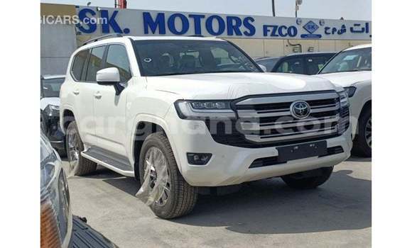 Buy Import Toyota Land Cruiser White Car in Import - Dubai in Ashanti Buy Import Toyota Land Cruiser White Car in Import - Dubai in Ashanti