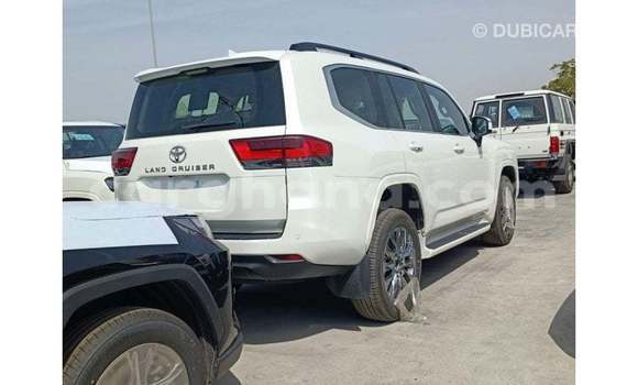 Buy Import Toyota Land Cruiser White Car in Import - Dubai in Ashanti Buy Import Toyota Land Cruiser White Car in Import - Dubai in Ashanti