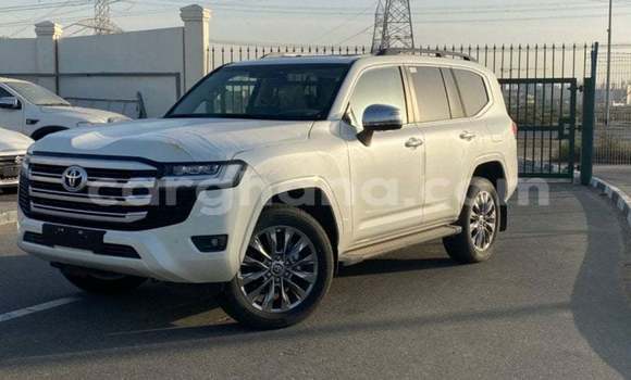 Buy Import Toyota Land Cruiser White Car in Import - Dubai in Ashanti Buy Import Toyota Land Cruiser White Car in Import - Dubai in Ashanti