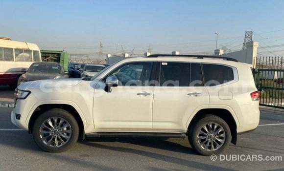 Buy Import Toyota Land Cruiser White Car in Import - Dubai in Ashanti Buy Import Toyota Land Cruiser White Car in Import - Dubai in Ashanti