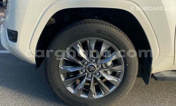 Buy Import Toyota Land Cruiser White Car in Import - Dubai in Ashanti Buy Import Toyota Land Cruiser White Car in Import - Dubai in Ashanti