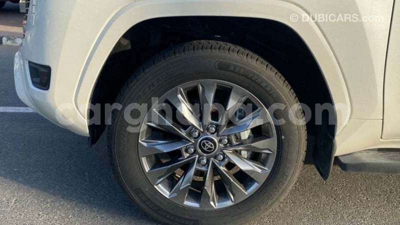 Big with watermark toyota land cruiser ashanti import dubai 53847