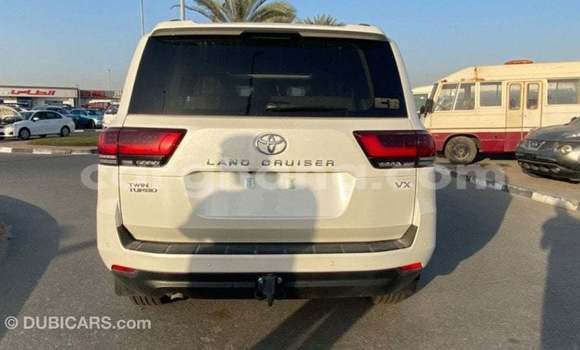 Buy Import Toyota Land Cruiser White Car in Import - Dubai in Ashanti Buy Import Toyota Land Cruiser White Car in Import - Dubai in Ashanti