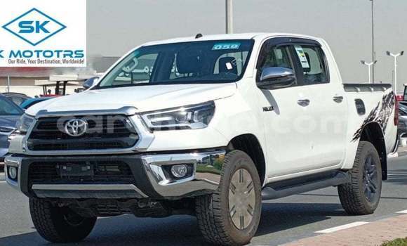 Buy Import Toyota Hilux White Car in Import - Dubai in Ashanti