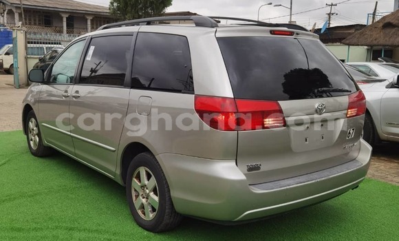 Ra Àlòkù Toyota Sienna Miiran Ọkọ̀ in Iwọn didun ni Oorun Ra Àlòkù Toyota Sienna Miiran Ọkọ̀ in Iwọn didun ni Oorun