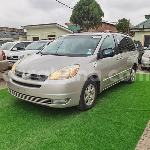 Big with watermark toyota sienna western takoradi 53858