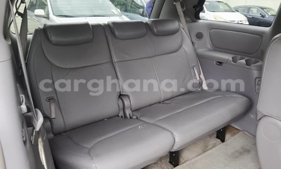 Ra Àlòkù Toyota Sienna Miiran Ọkọ̀ in Iwọn didun ni Oorun Ra Àlòkù Toyota Sienna Miiran Ọkọ̀ in Iwọn didun ni Oorun