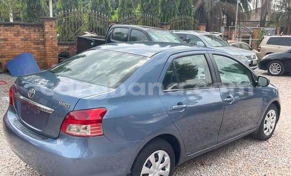 Ra Àlòkù Toyota Yaris Blue Ọkọ̀ in Iwọn didun ni Oorun Ra Àlòkù Toyota Yaris Blue Ọkọ̀ in Iwọn didun ni Oorun