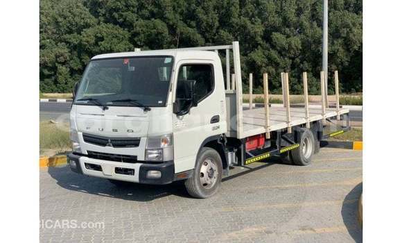 Ra Imported Mitsubishi Carisma funfun Ọkọ̀ in Import - Dubai ni Ashanti Ra Imported Mitsubishi Carisma funfun Ọkọ̀ in Import - Dubai ni Ashanti