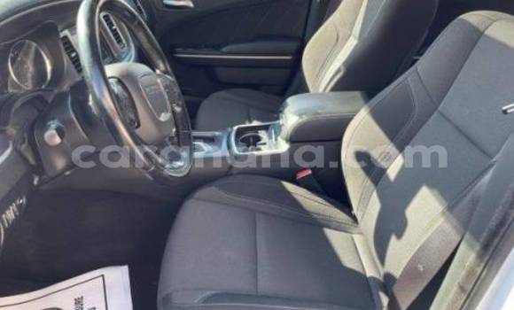 Sayi Na hannu Dodge Charger White Mota in Accra a Greater Accra Sayi Na hannu Dodge Charger White Mota in Accra a Greater Accra
