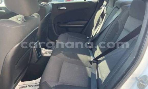 Sayi Na hannu Dodge Charger White Mota in Accra a Greater Accra Sayi Na hannu Dodge Charger White Mota in Accra a Greater Accra