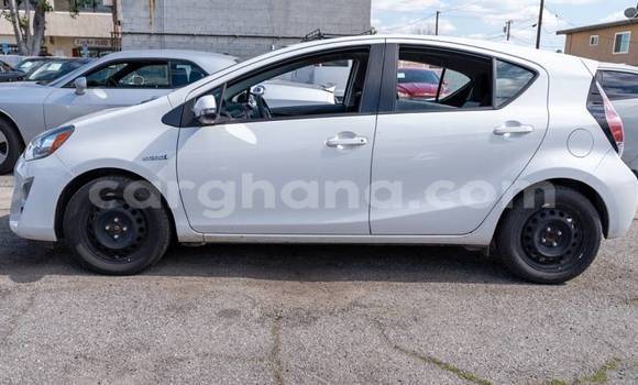 Sayi Na hannu Toyota Prius c White Mota in Accra a Greater Accra Sayi Na hannu Toyota Prius c White Mota in Accra a Greater Accra
