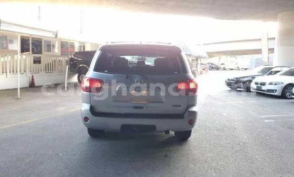 Ra Àlòkù Toyota Sequoia Silver Ọkọ̀ in Accra ni Greater Accra Ra Àlòkù Toyota Sequoia Silver Ọkọ̀ in Accra ni Greater Accra