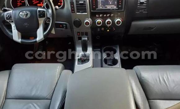 Ra Àlòkù Toyota Sequoia Silver Ọkọ̀ in Accra ni Greater Accra Ra Àlòkù Toyota Sequoia Silver Ọkọ̀ in Accra ni Greater Accra