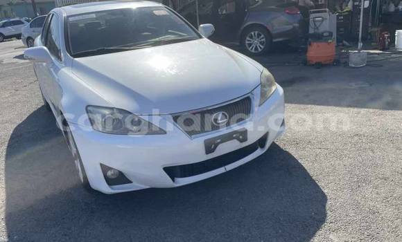 Sayi Na hannu Lexus IS White Mota in Accra a Greater Accra Sayi Na hannu Lexus IS White Mota in Accra a Greater Accra
