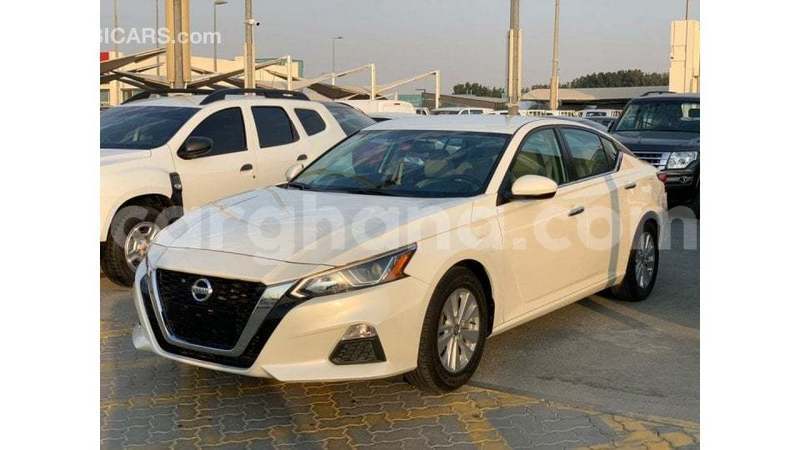 Big with watermark nissan altima ashanti import dubai 53897