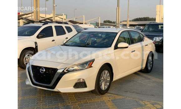 Ra Imported Nissan Altima funfun Ọkọ̀ in Import - Dubai ni Ashanti Ra Imported Nissan Altima funfun Ọkọ̀ in Import - Dubai ni Ashanti