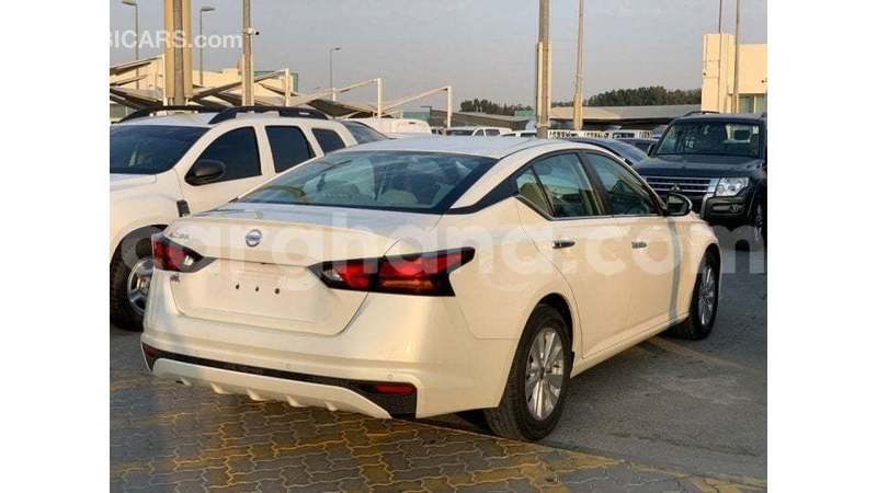 Big with watermark nissan altima ashanti import dubai 53897