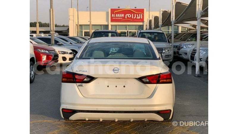 Big with watermark nissan altima ashanti import dubai 53897