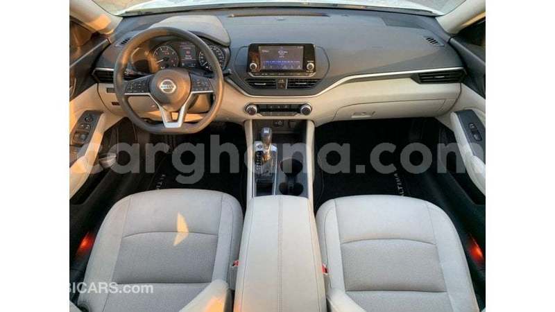 Big with watermark nissan altima ashanti import dubai 53897