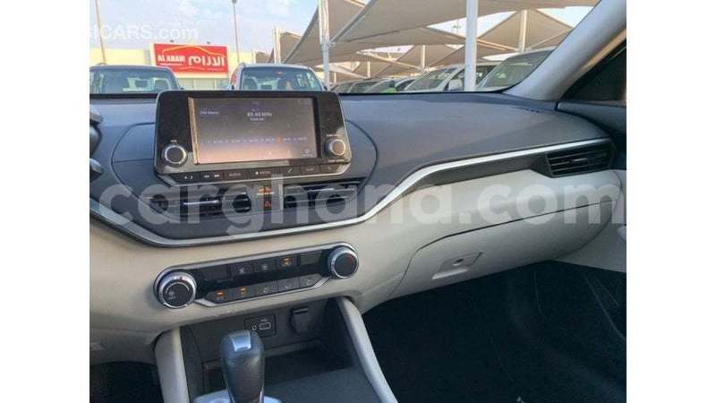 Big with watermark nissan altima ashanti import dubai 53897