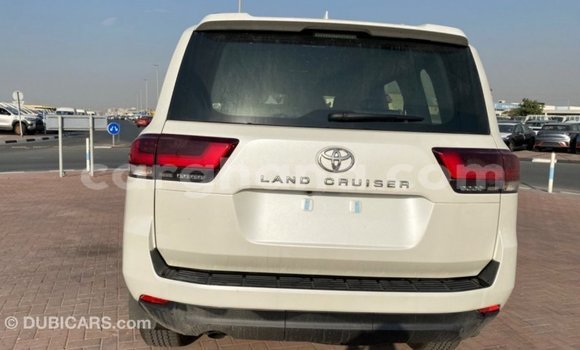 Buy Import Toyota Land Cruiser White Car in Import - Dubai in Ashanti Buy Import Toyota Land Cruiser White Car in Import - Dubai in Ashanti