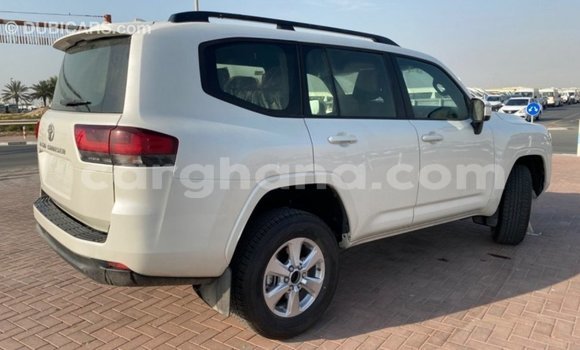 Buy Import Toyota Land Cruiser White Car in Import - Dubai in Ashanti Buy Import Toyota Land Cruiser White Car in Import - Dubai in Ashanti