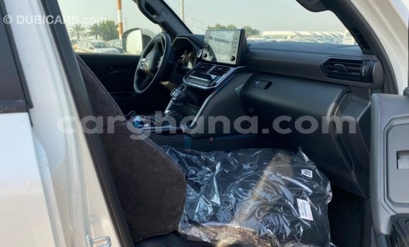 Buy Import Toyota Land Cruiser White Car in Import - Dubai in Ashanti Buy Import Toyota Land Cruiser White Car in Import - Dubai in Ashanti