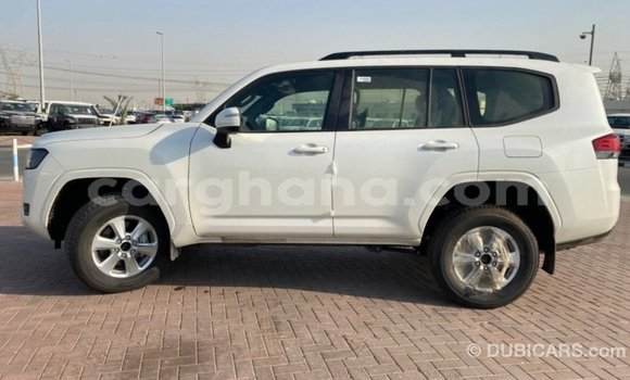 Buy Import Toyota Land Cruiser White Car in Import - Dubai in Ashanti Buy Import Toyota Land Cruiser White Car in Import - Dubai in Ashanti